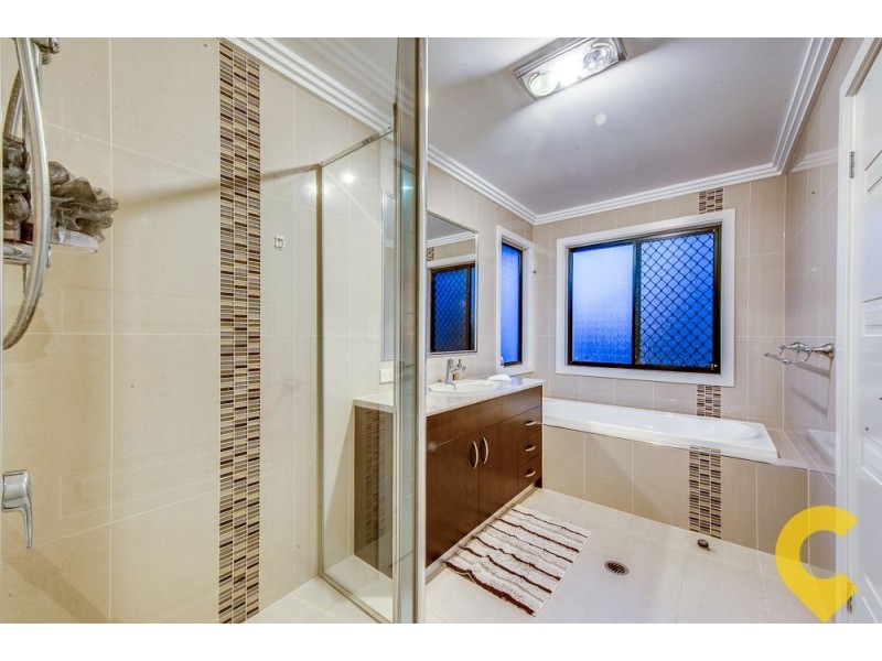 18 Hoop Pine Place, Sunnybank Hills QLD 4109