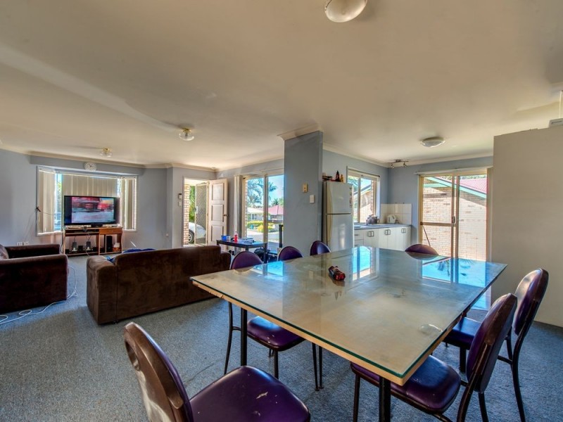 8 Morris, Flinders View QLD 4305