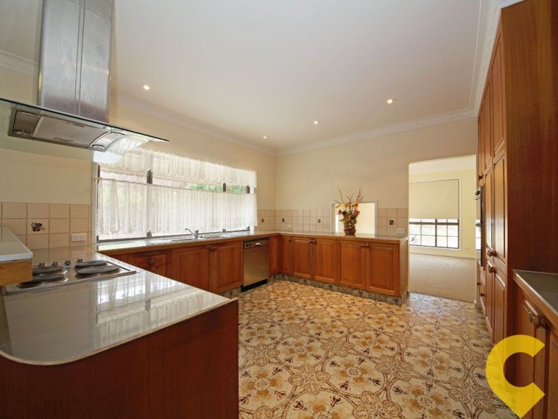 100 Ridley Road, Bridgeman Downs QLD 4035