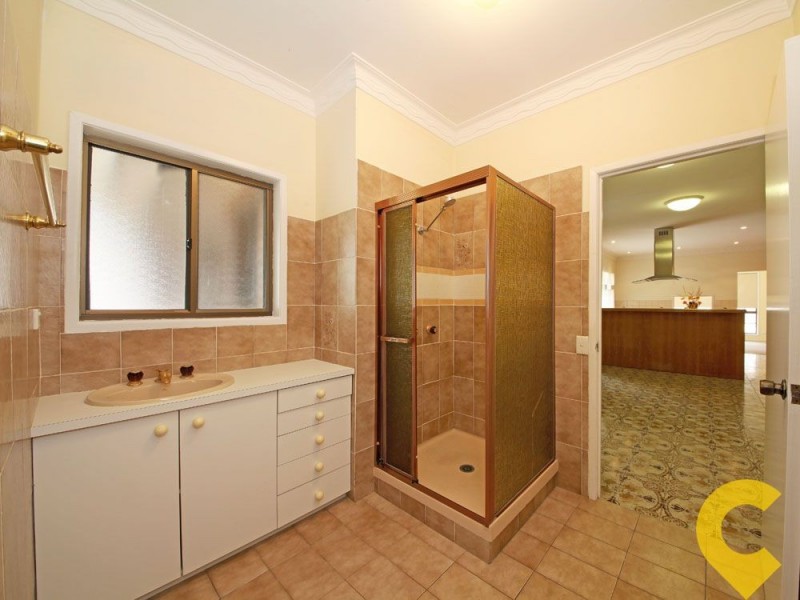 100 Ridley Road, Bridgeman Downs QLD 4035