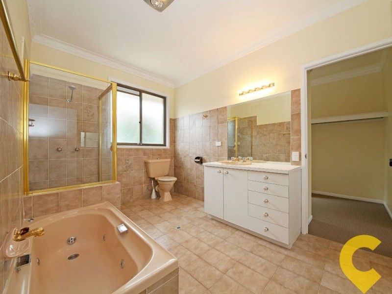 100 Ridley Road, Bridgeman Downs QLD 4035