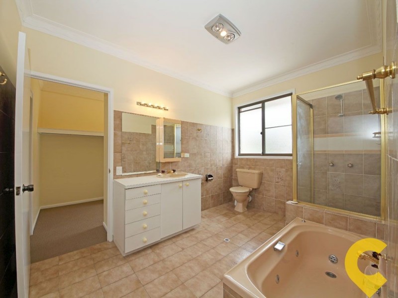 100 Ridley Road, Bridgeman Downs QLD 4035