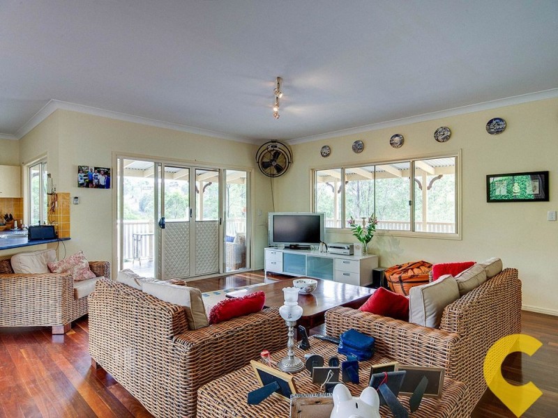 1 Springbook Court, Cashmere QLD 4500