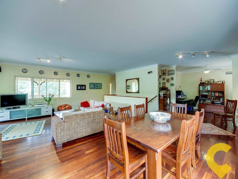 1 Springbook Court, Cashmere QLD 4500