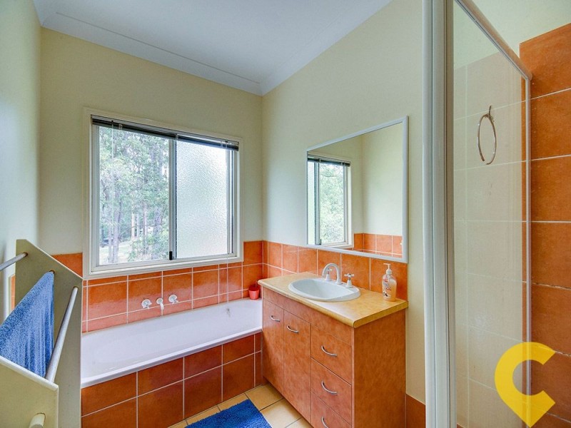 1 Springbook Court, Cashmere QLD 4500