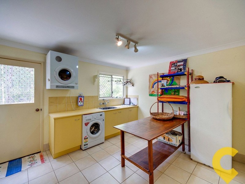 1 Springbook Court, Cashmere QLD 4500