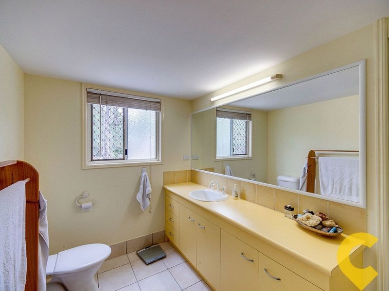 1 Springbook Court, Cashmere QLD 4500