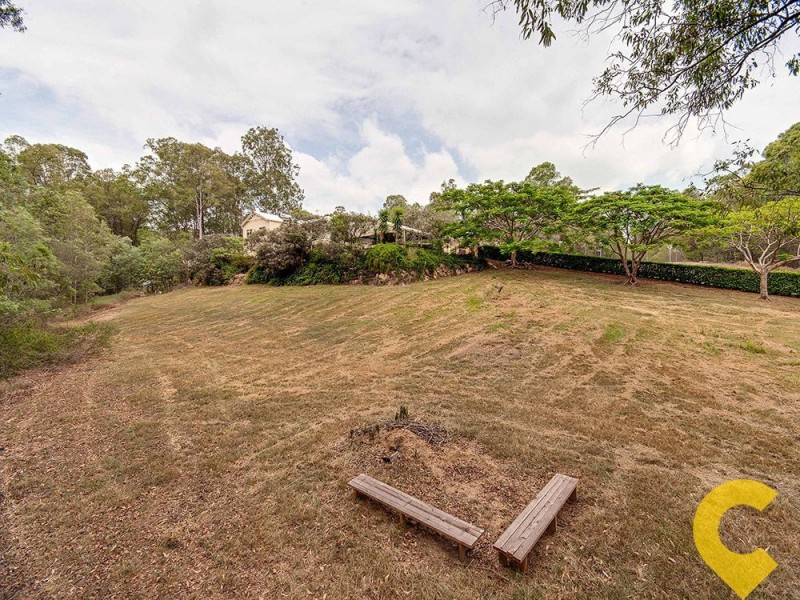 1 Springbook Court, Cashmere QLD 4500