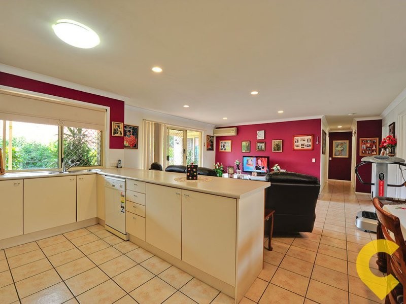 24 Samantha Street, Wynnum West QLD 4178