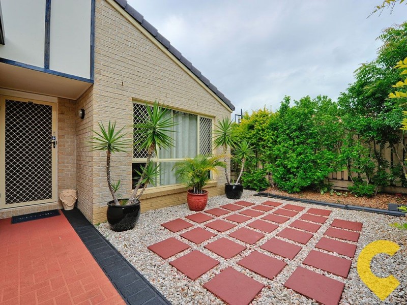 24 Samantha Street, Wynnum West QLD 4178