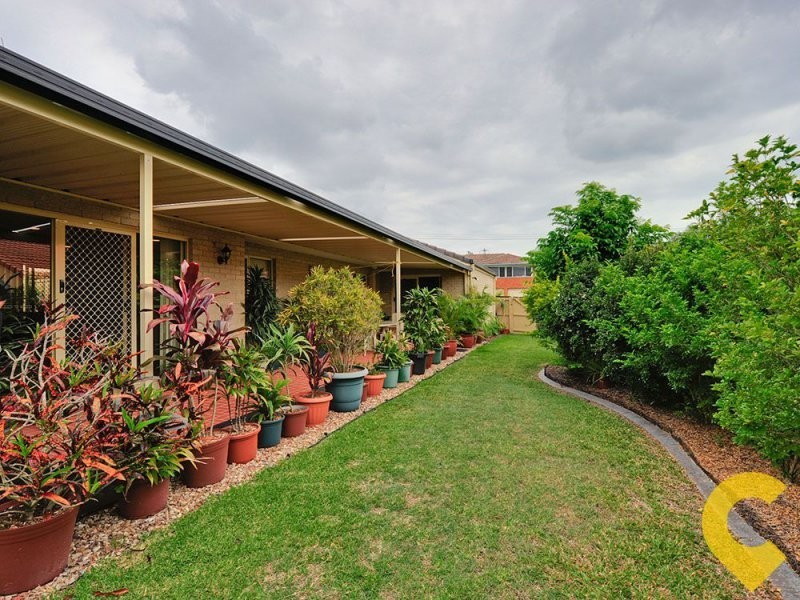 24 Samantha Street, Wynnum West QLD 4178