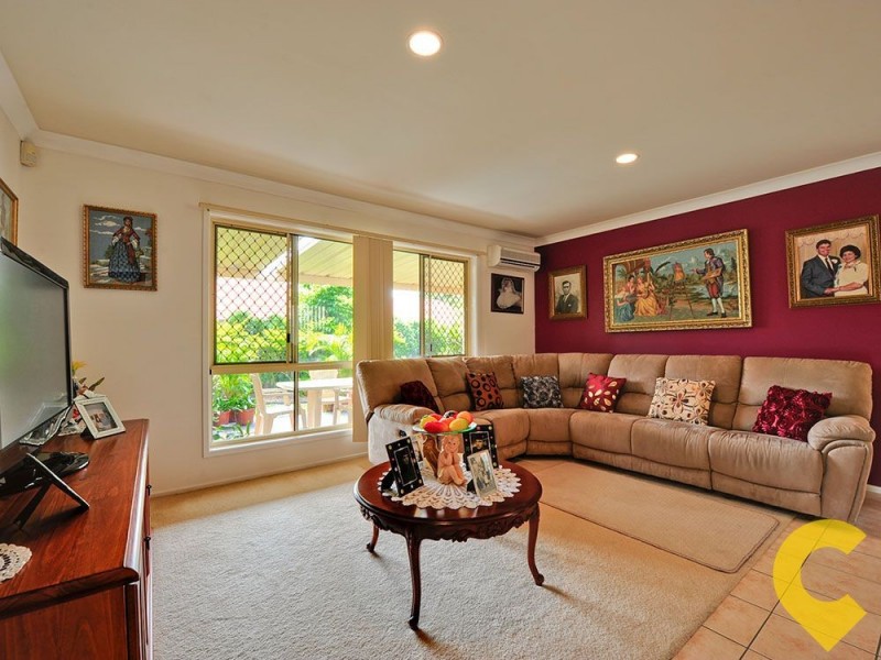 24 Samantha Street, Wynnum West QLD 4178