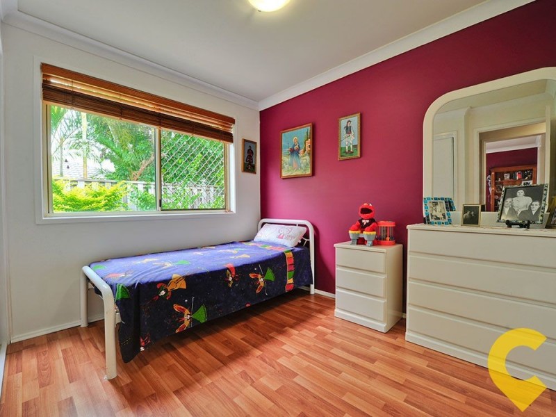 24 Samantha Street, Wynnum West QLD 4178