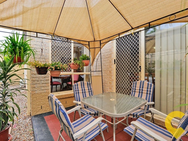 24 Samantha Street, Wynnum West QLD 4178