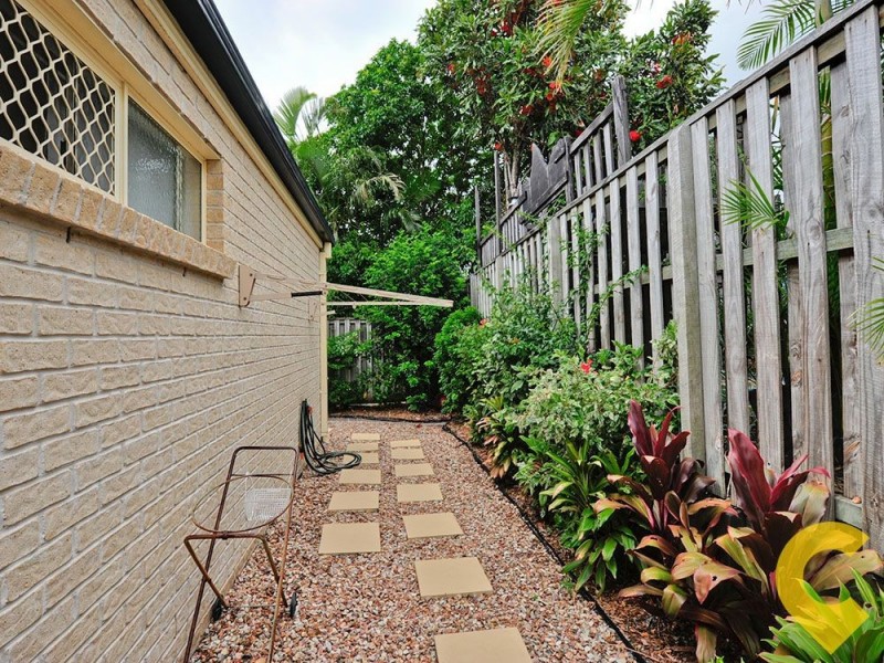 24 Samantha Street, Wynnum West QLD 4178