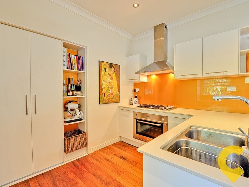 18 Mooney Street, Keperra QLD 4054