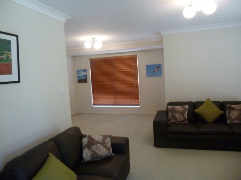 13 Hogan Place, Seventeen Mile Rocks QLD 4073