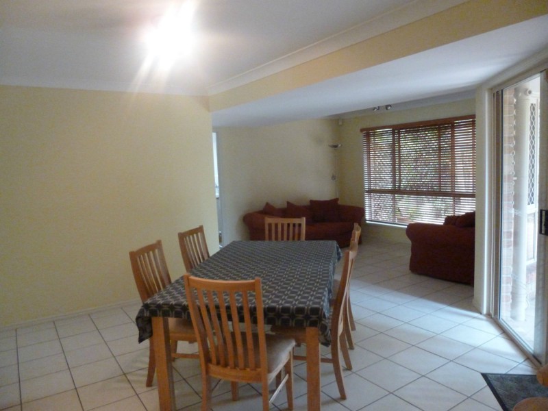 13 Hogan Place, Seventeen Mile Rocks QLD 4073