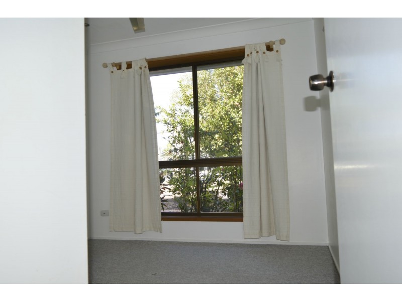 40 Paluna Street, Riverhills QLD 4074