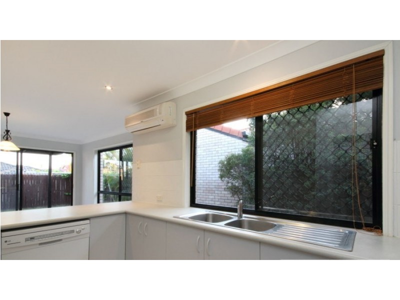 4 Girraween Close, Riverhills QLD 4074