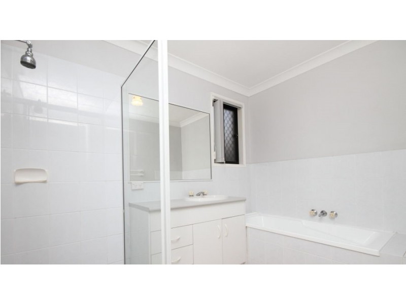 4 Girraween Close, Riverhills QLD 4074