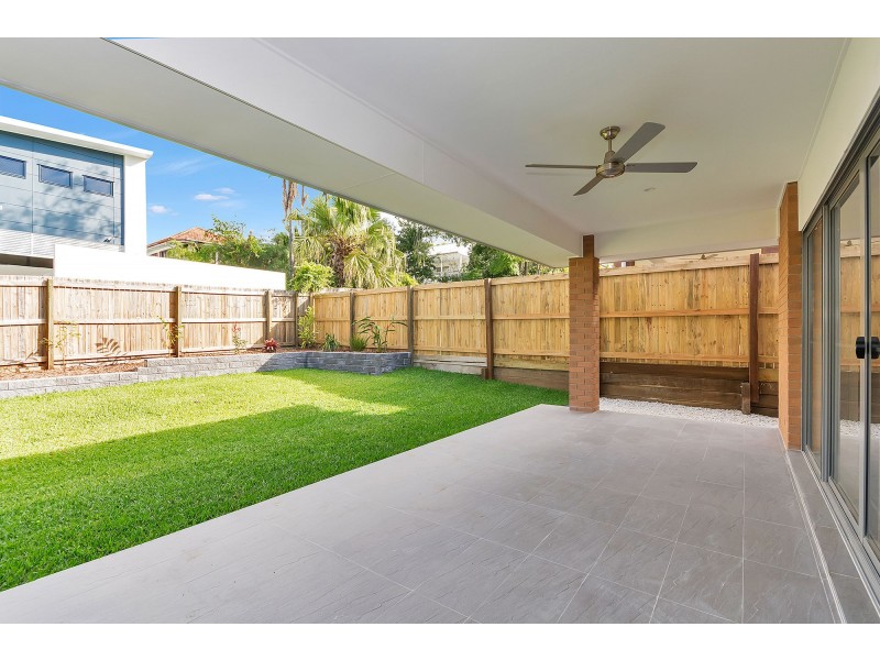 16 Howard Street, Oxley QLD 4075