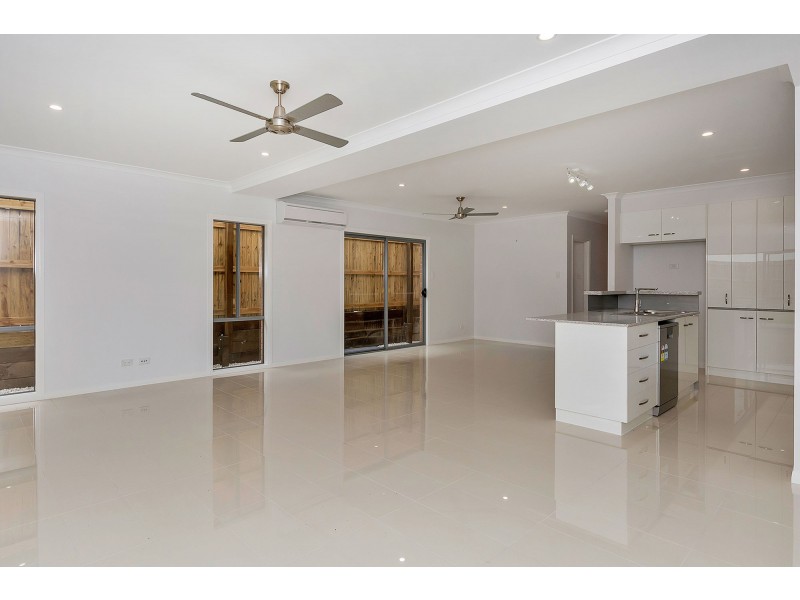 16 Howard Street, Oxley QLD 4075
