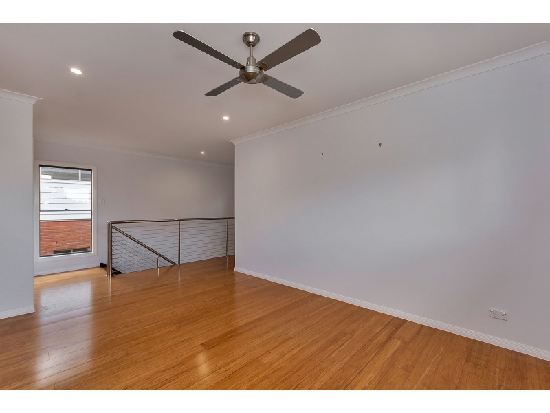 16 Howard Street, Oxley QLD 4075