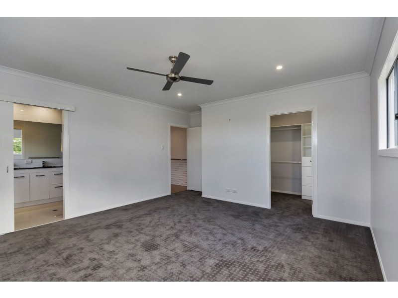 16 Howard Street, Oxley QLD 4075