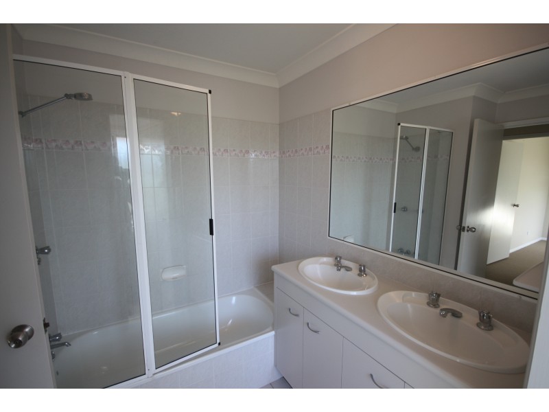 4/11 Meadow Place, Middle Park QLD 4074