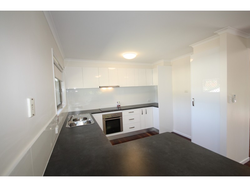 2 Gwydir St, Riverhills QLD 4074