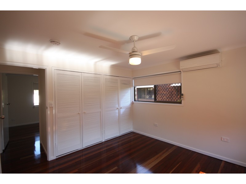 2 Gwydir St, Riverhills QLD 4074