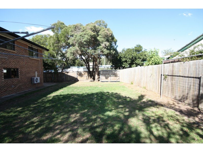 2 Gwydir St, Riverhills QLD 4074