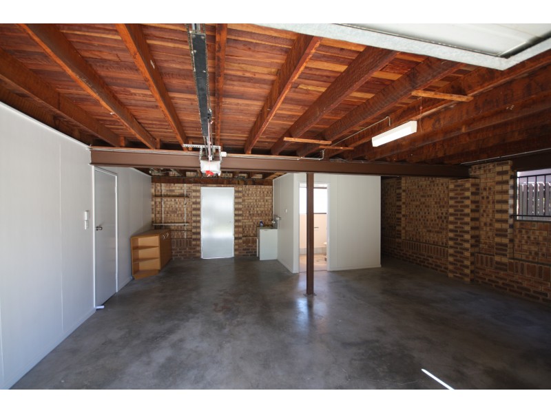 2 Gwydir St, Riverhills QLD 4074