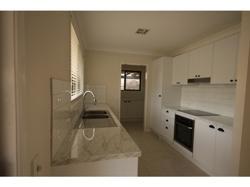 4 Konda St, Riverhills QLD 4074