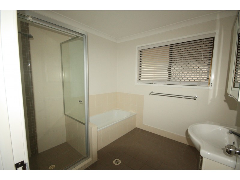 4 Konda St, Riverhills QLD 4074