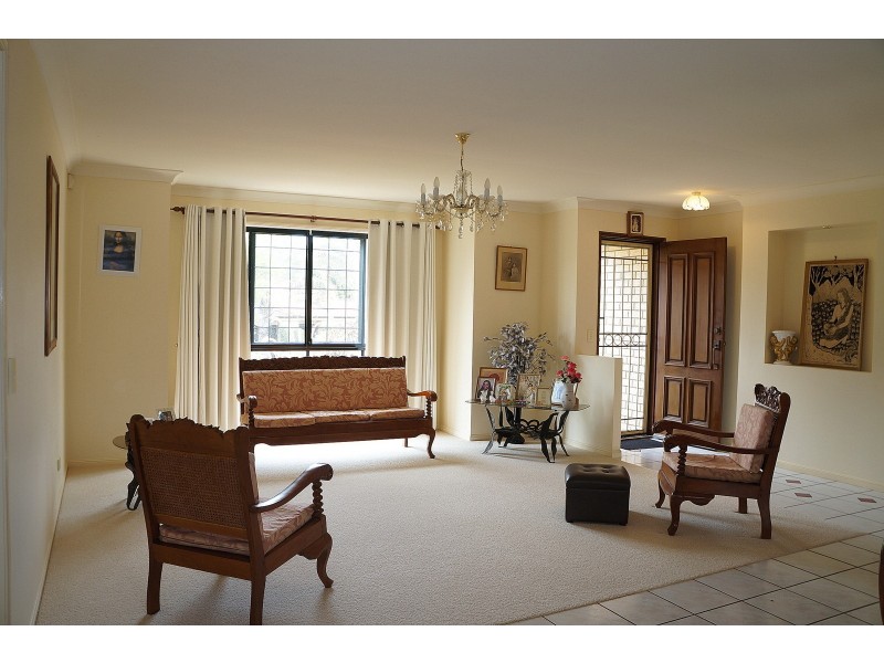 15 Karumba Pl, Riverhills QLD 4074