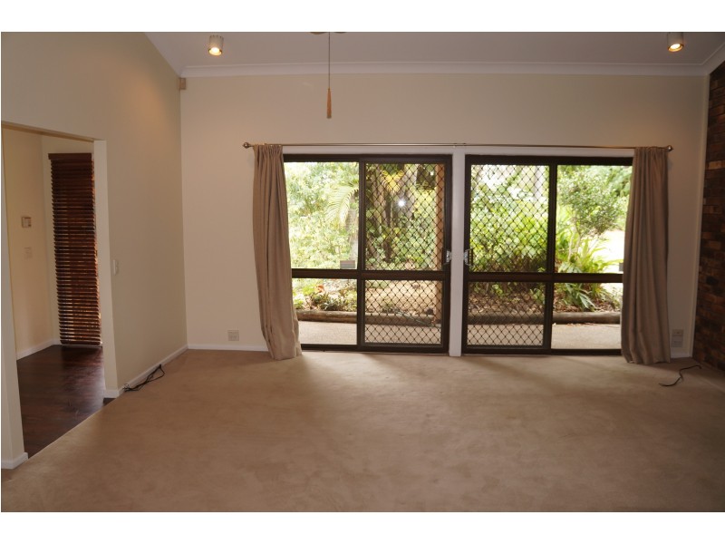 55 Sunset Rd, Kenmore QLD 4069