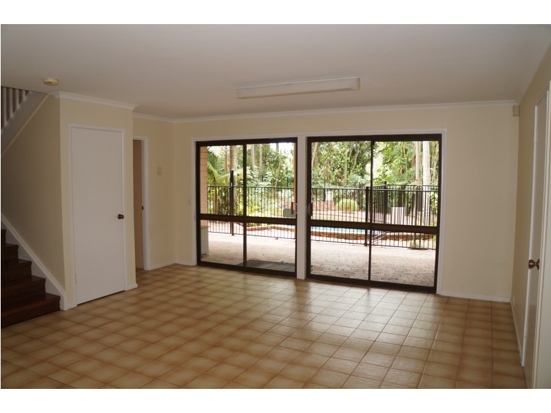 55 Sunset Rd, Kenmore QLD 4069