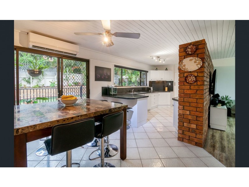 10 Hazelton St, Riverhills QLD 4074