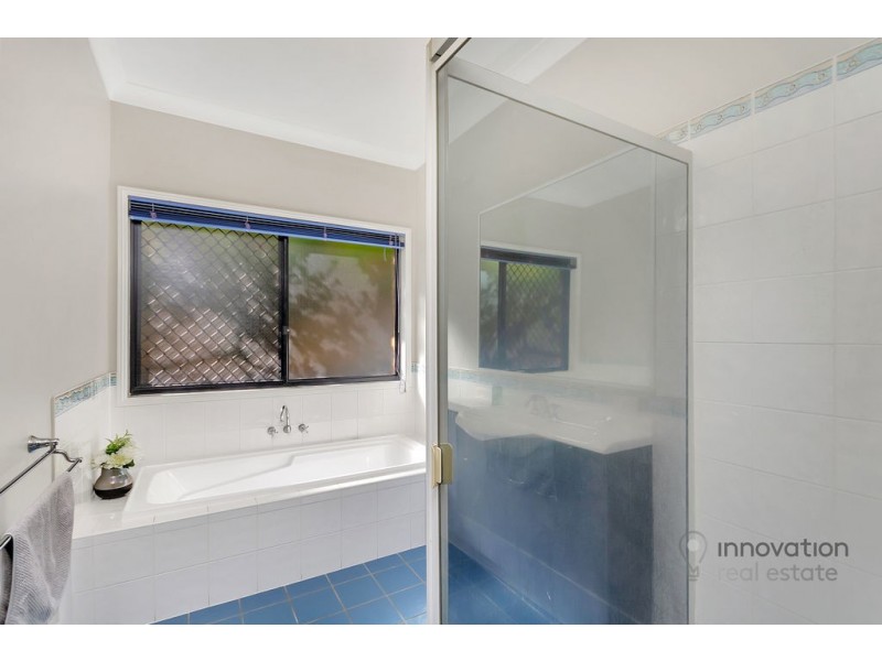 18 Bonney Pl, Westlake QLD 4074