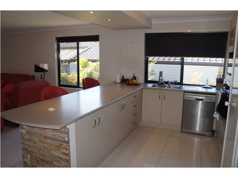 9 Bowerbird Pl, Calamvale QLD 4116