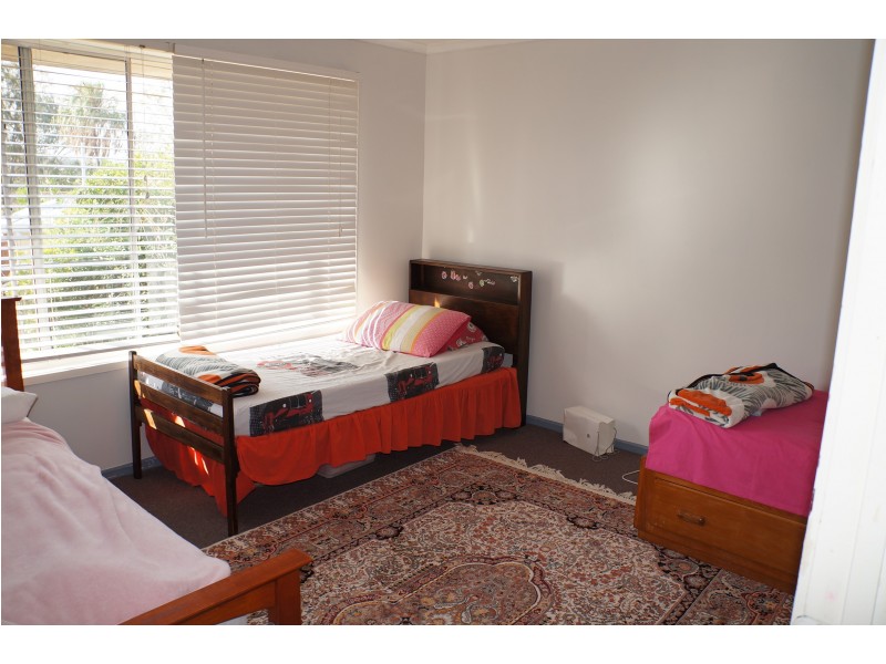 4 Flag St, Jamboree Heights QLD 4074