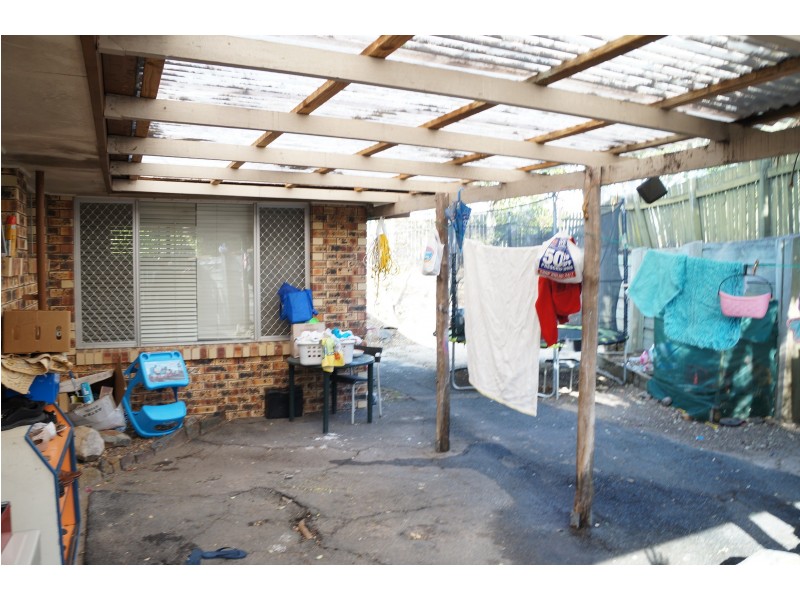 4 Flag St, Jamboree Heights QLD 4074