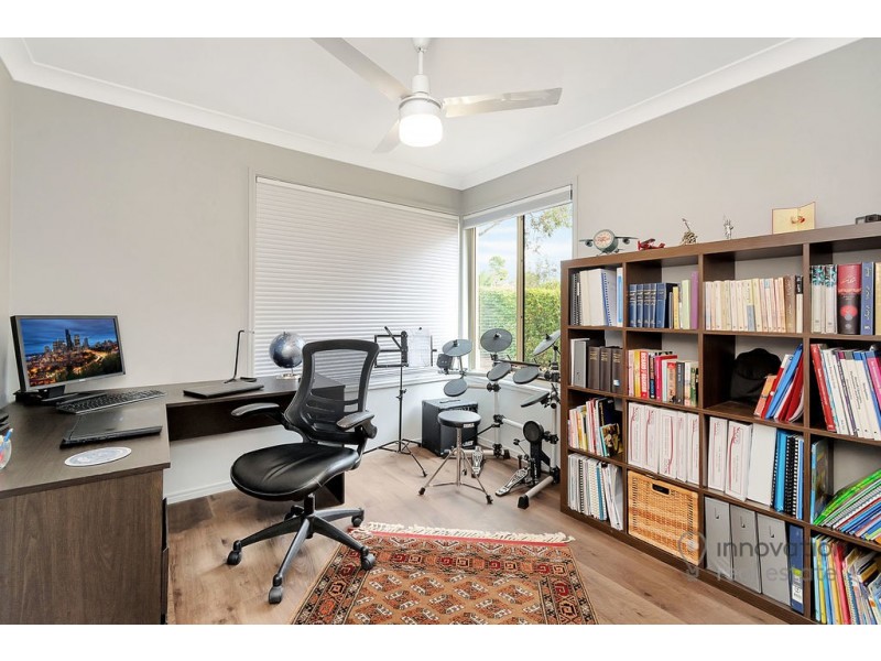 34 Homebush Cres, Sinnamon Park QLD 4073