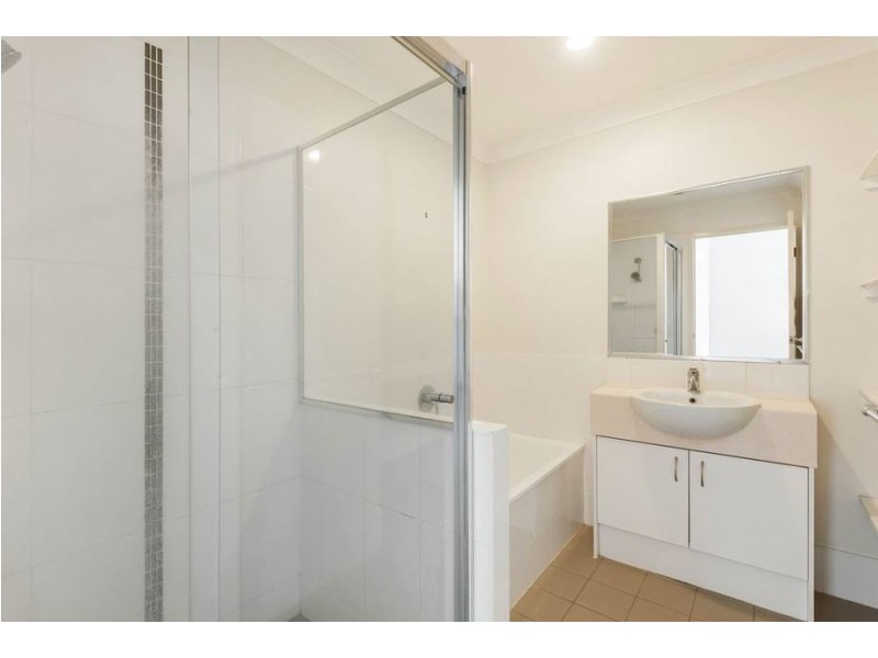 Unit 35/8 Rosegum Pl, Redbank Plains QLD 4301