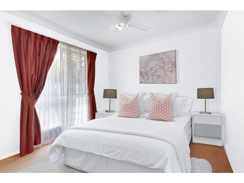 8 Girraween Cl, Riverhills QLD 4074