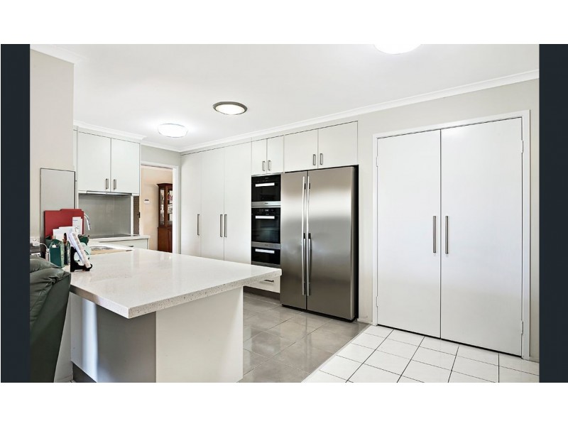 61 Drummond St, Sinnamon Park QLD 4073