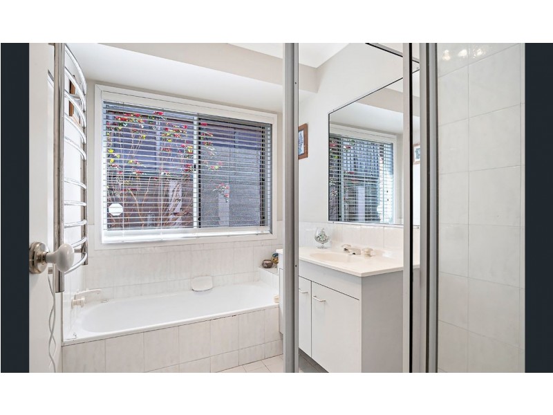 61 Drummond St, Sinnamon Park QLD 4073