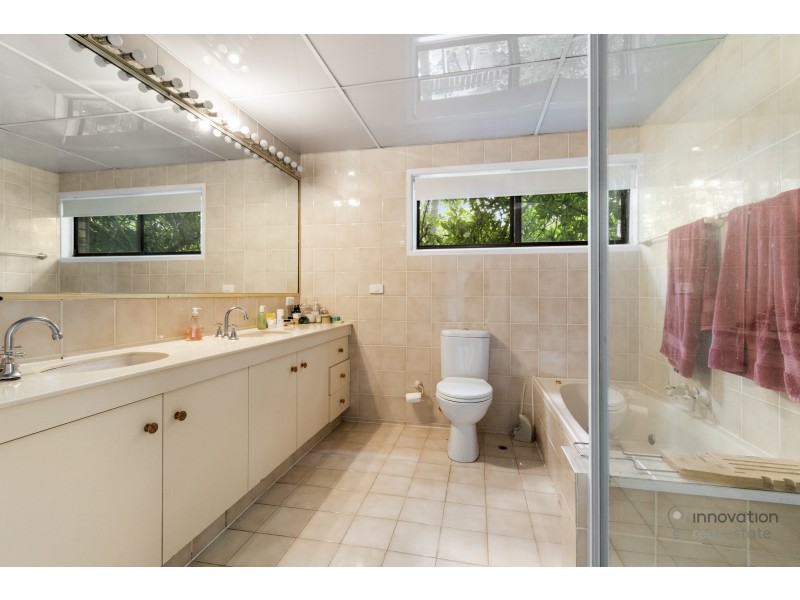 55 Sunset Rd, Kenmore QLD 4069